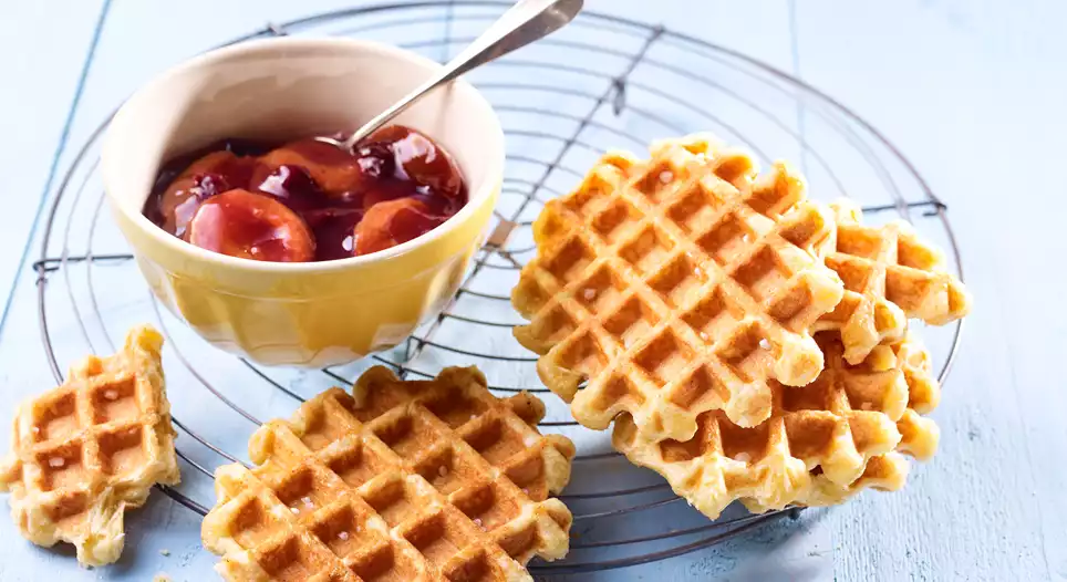 Schokobomben in Vanillesoße Rezept | Dr. Oetker