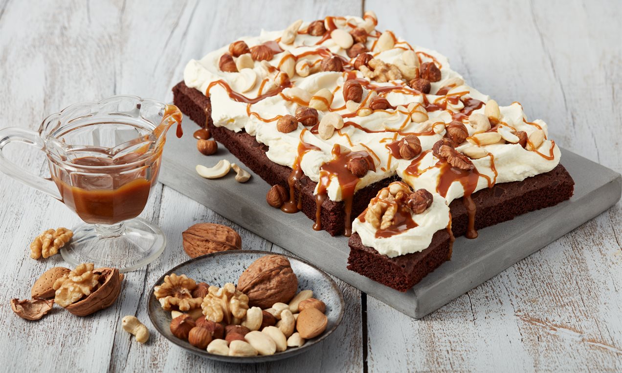 Brownies mit Frischkäse-Nuss-Topping Rezept | Dr. Oetker
