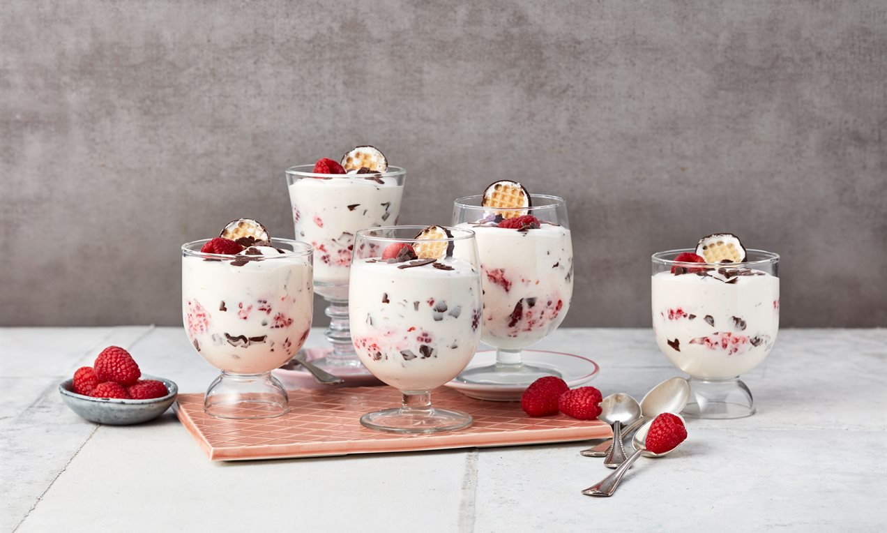 Schokokuss-Dessert mit Himbeeren Rezept | Dr. Oetker