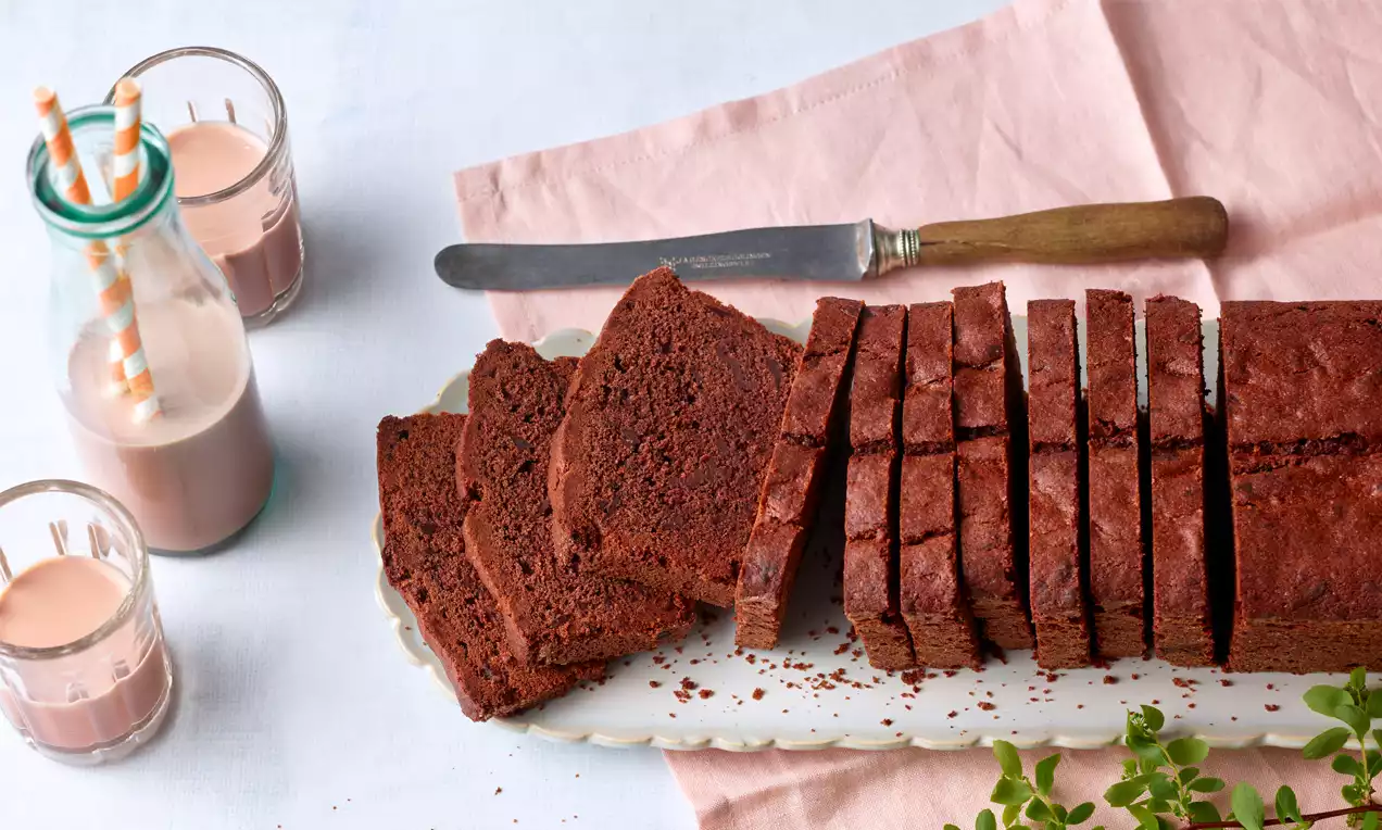 Einfacher Schokoladenkuchen in einer Kastenform gebacken
