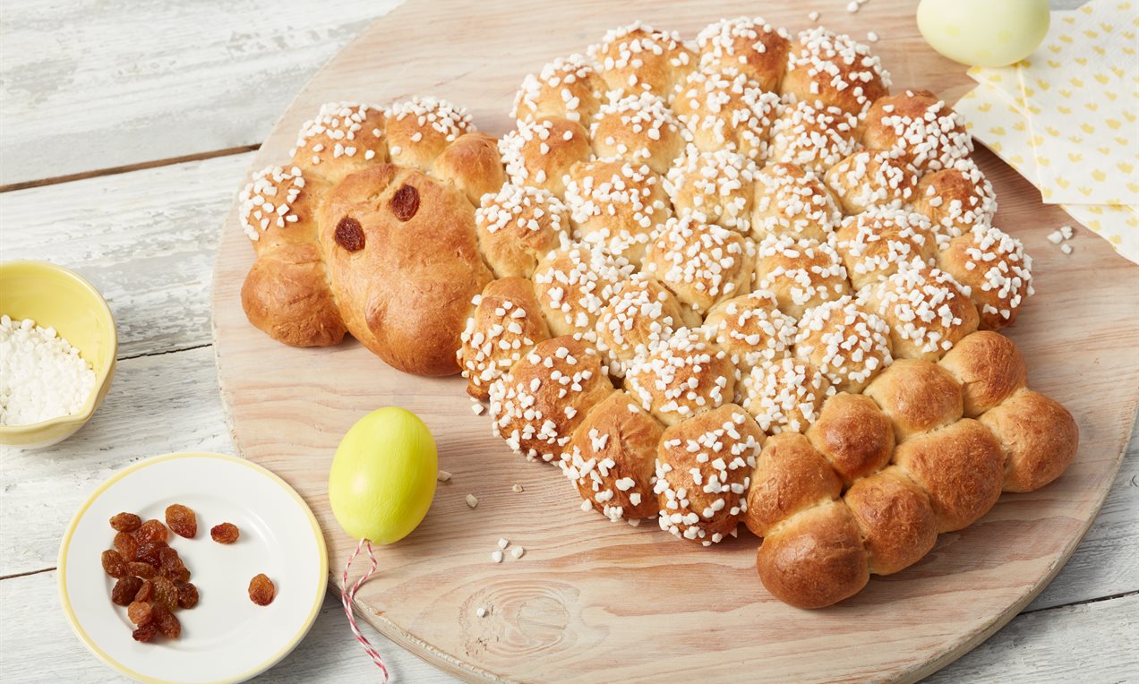 Osterlamm aus Germteig Rezept | Dr. Oetker