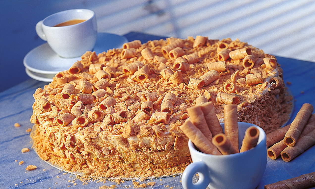 Kaffee-Makronen-Torte Rezept | Dr. Oetker